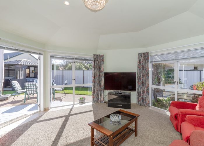  at 17 Knightsbridge Place, Taradale, Napier