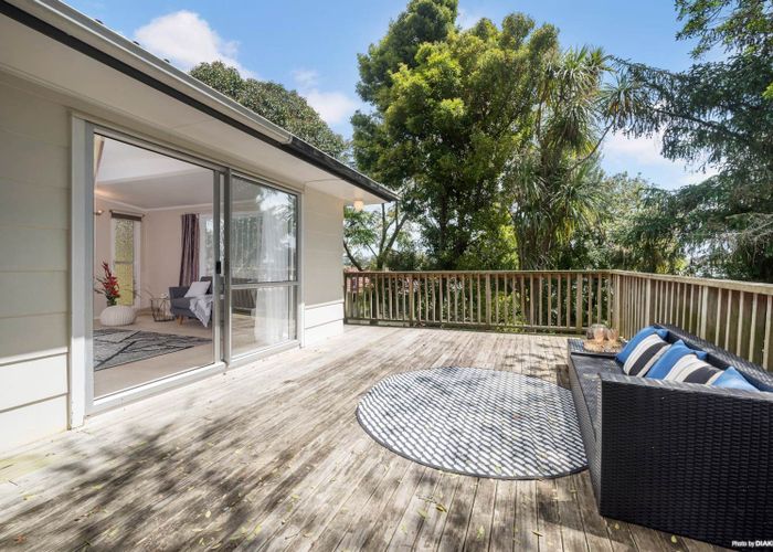  at 11B Lancelot Place, Glenfield, North Shore City, Auckland