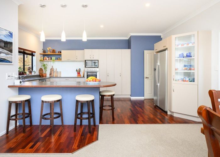  at 48 Johnstone Drive, Fitzherbert, Palmerston North, Manawatu / Whanganui
