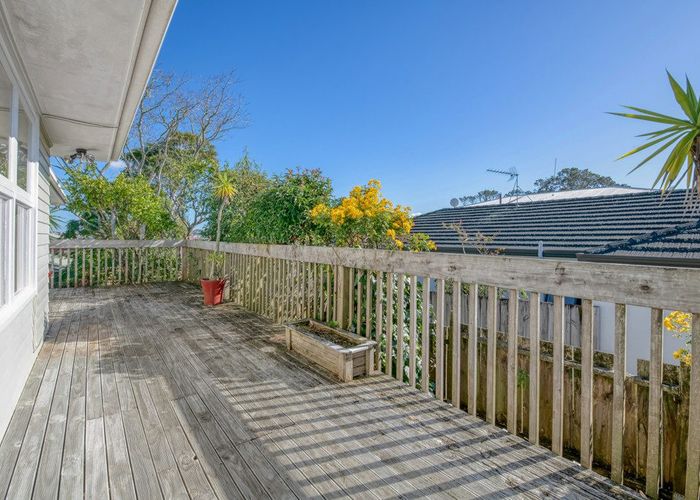  at 822A East Coast Road, Browns Bay, North Shore City, Auckland