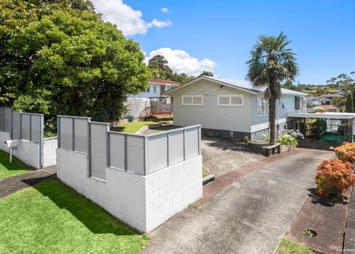  at 9 Chequers Avenue, Glenfield, North Shore City, Auckland