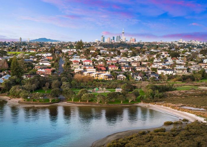  at 14/98-100 Walker Road, Point Chevalier, Auckland City, Auckland