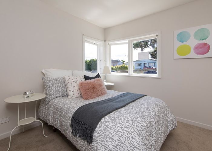  at 16A Ropata Avenue, Point England, Auckland