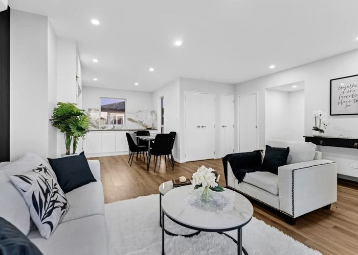  at 8 Reeves Avenue, Papatoetoe, Manukau City, Auckland