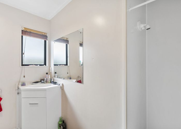  at 6 Lawson Way, Weymouth, Auckland