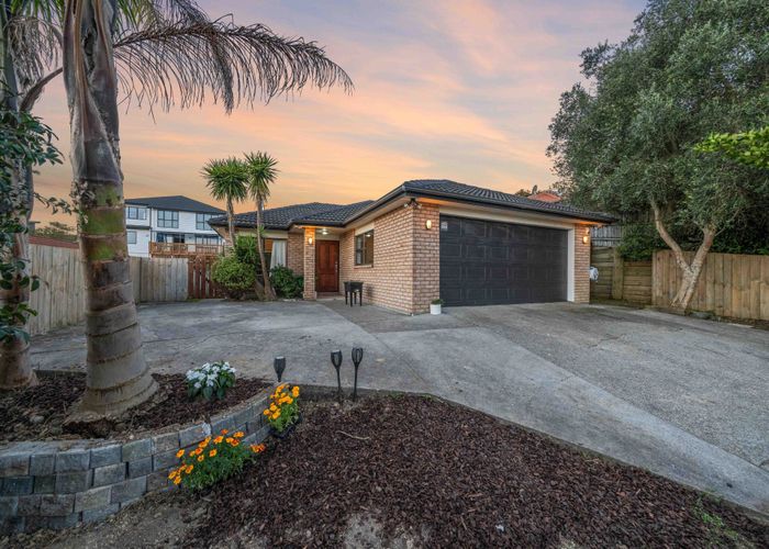  at 18 Keri Vista Rise, Papakura, Papakura
