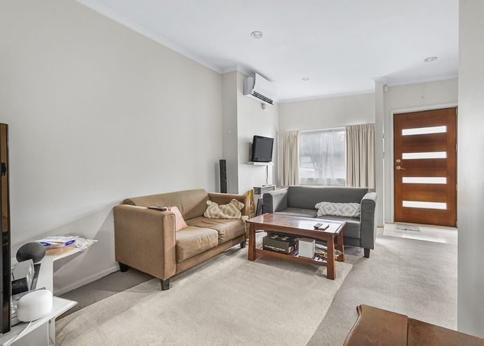  at 2/46 Peachgrove Road, Hamilton East, Hamilton