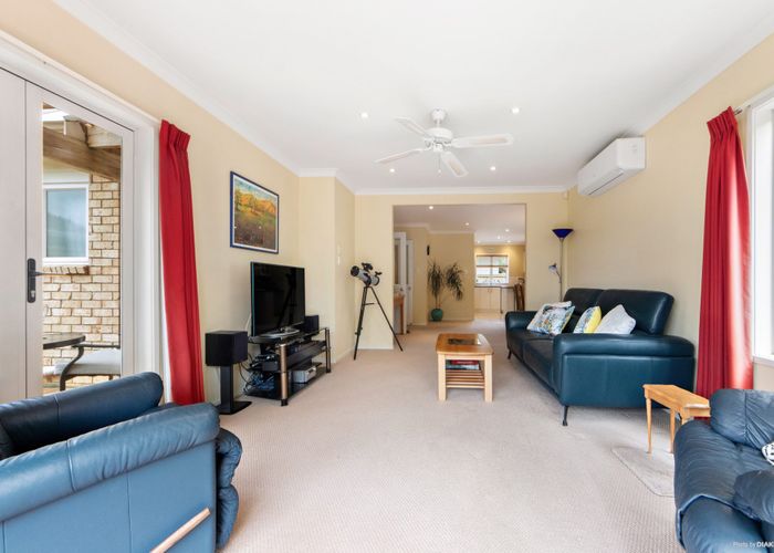  at 4 Matata Street, Blockhouse Bay, Auckland