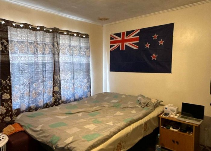  at 2/12 Cambourne Road, Papatoetoe, Manukau City, Auckland