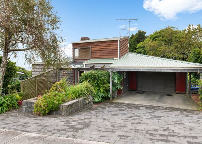  at 8B Island View Terrace, Cockle Bay, Auckland