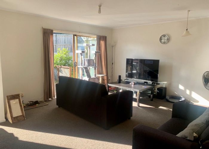  at 2/62 Carlisle Road, Browns Bay, North Shore City, Auckland