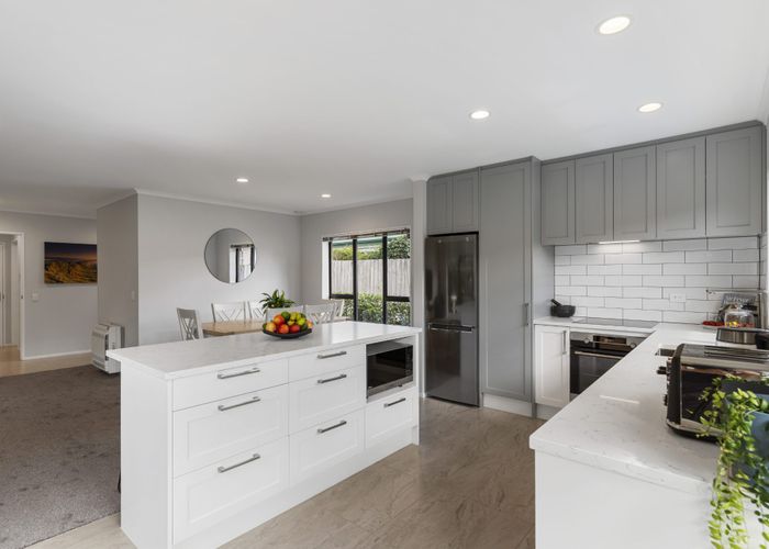  at 2/39 Oliver Street, Point Chevalier, Auckland