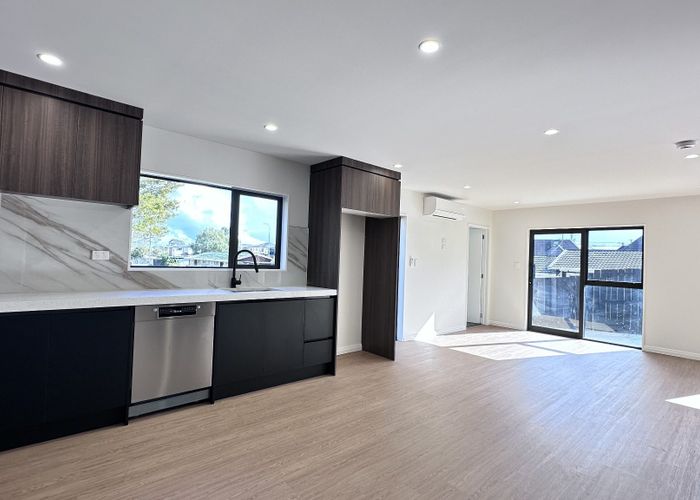  at 142 Great South Road, Manurewa, Manukau City, Auckland