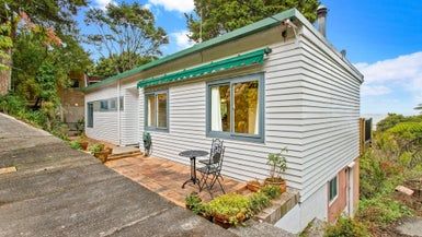  at 28 Kauri Point Road, Laingholm, Auckland