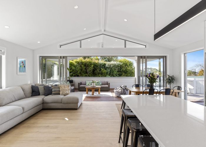  at 8 Austin Road, Greenhithe, Auckland