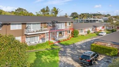  at 2/9 Macmurray Road, Remuera, Auckland