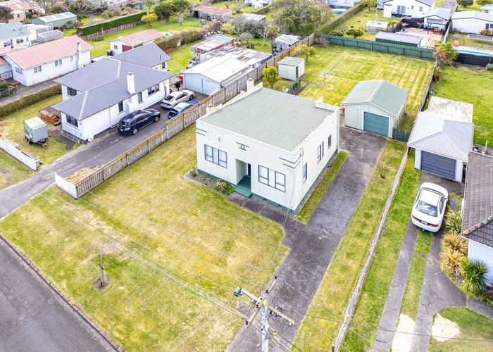  at 12 Roberts Avenue, Aramoho, Whanganui, Manawatu / Whanganui