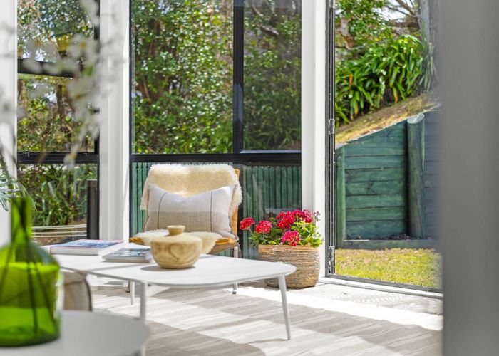  at 3 Seaford Place, Murrays Bay, North Shore City, Auckland