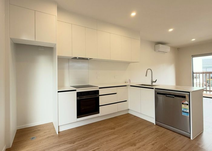  at 12D Woodhouse Place, West Harbour, Waitakere City, Auckland