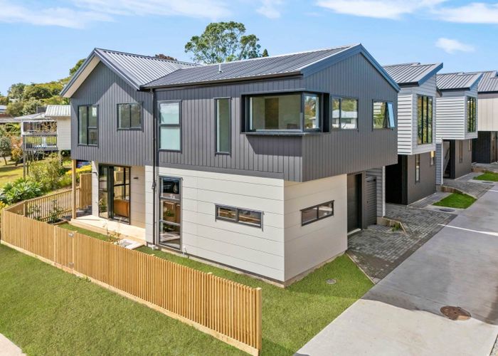  at Lot 2/36 Waverley Avenue, Glenfield, North Shore City, Auckland