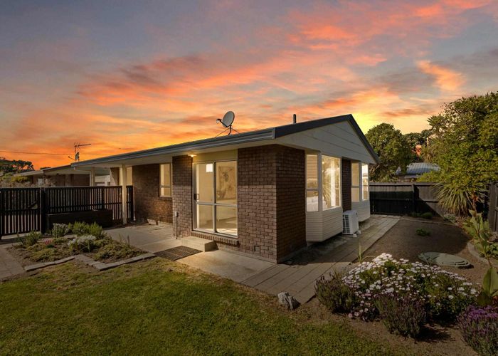 at 2/166 Rocking Horse Road, South New Brighton, Christchurch City, Canterbury