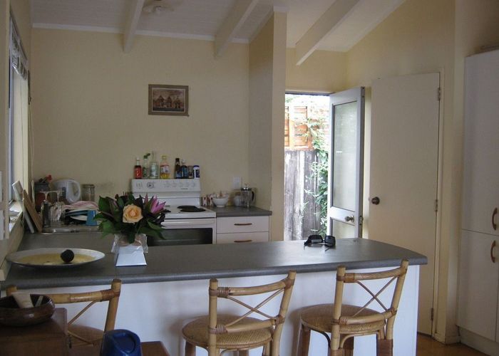  at 20A Stokes Avenue, Te Atatu Peninsula, Waitakere City, Auckland