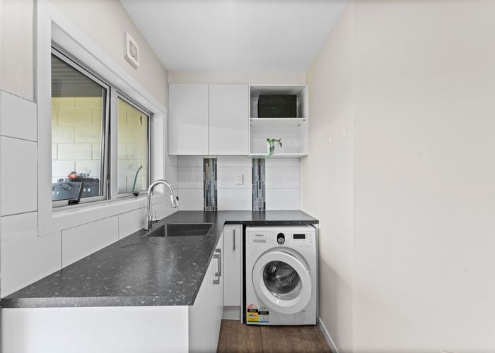  at 5 Stapleford Crescent, Browns Bay, North Shore City, Auckland