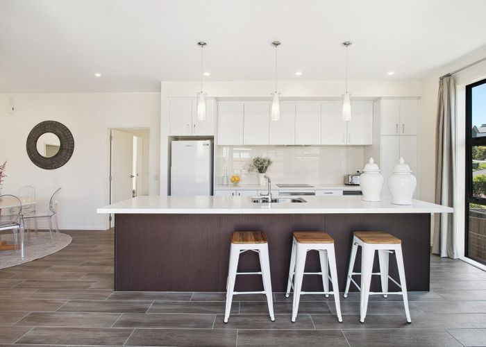  at 76 Castledine Crescent, Glen Innes, Auckland