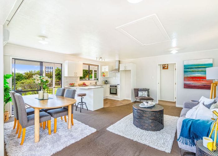  at 15 Statesman Street, Henderson, Auckland
