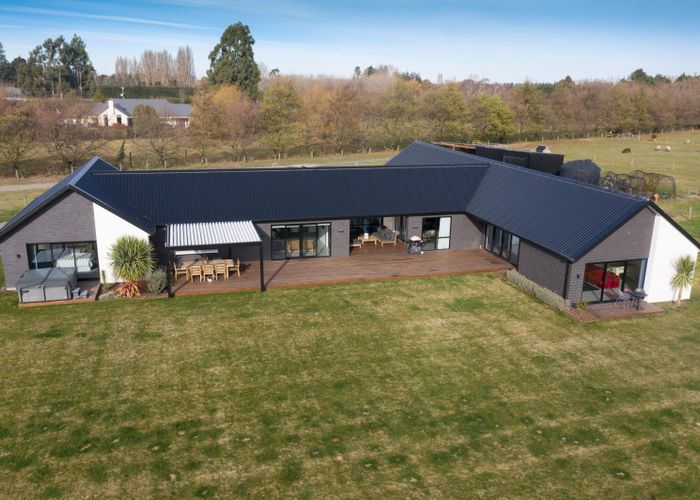  at 162 Beach Road East, Elgin, Ashburton