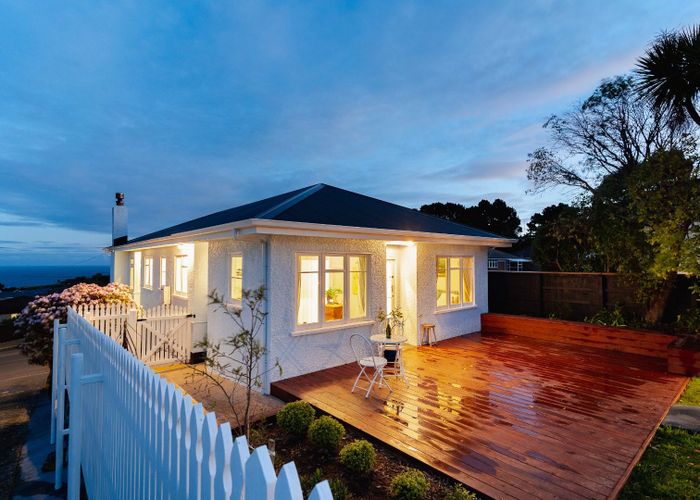  at 70 Aberdeen Road, Saint Clair, Dunedin