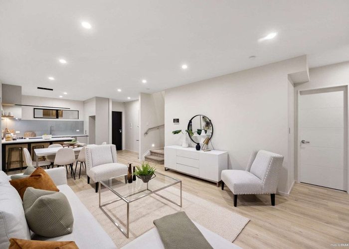  at 152B Botany Road, Botany Downs, Auckland