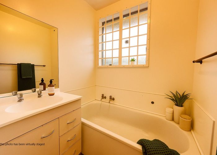  at 2/98 Peverel Street, Riccarton, Christchurch City, Canterbury