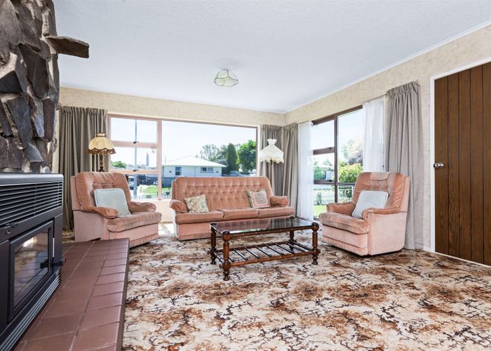  at 2 Banff Place, Tamatea, Napier