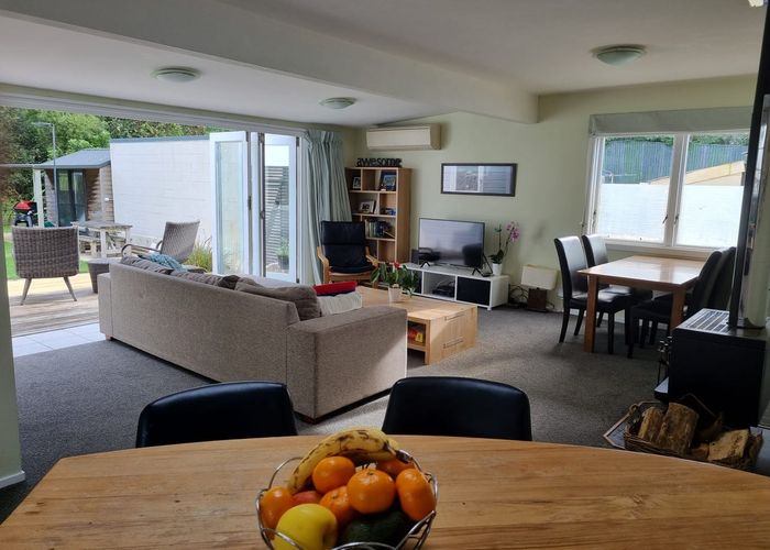  at 18 Eden Street, Island Bay, Wellington