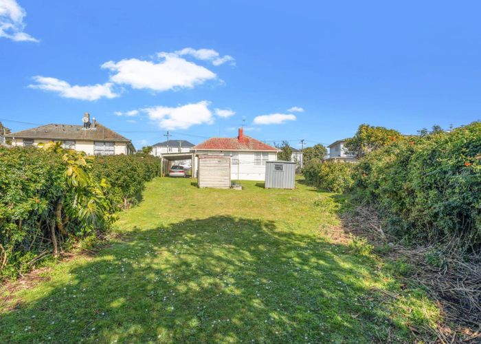  at 1 Coates Crescent, Panmure, Auckland