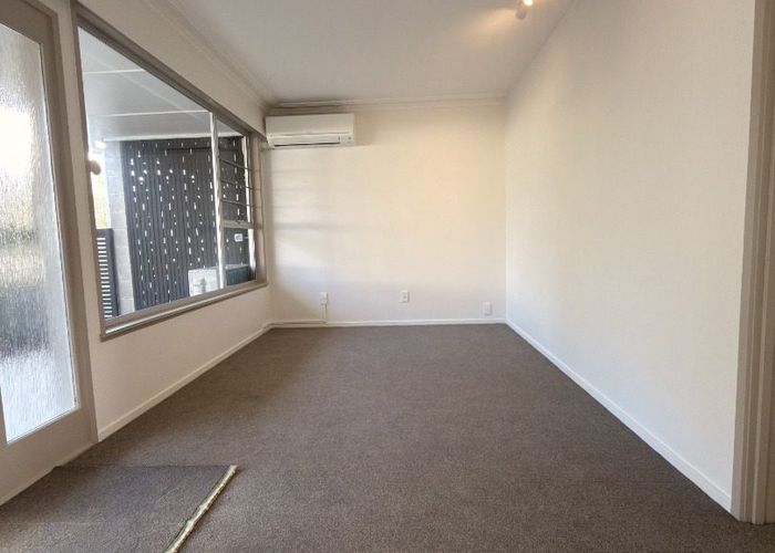  at 2/8 Atherton Road, Epsom, Auckland City, Auckland