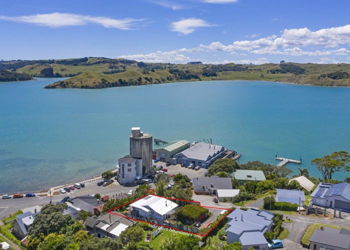  at 77 Wallis Street, Raglan, Waikato, Waikato