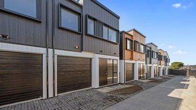  at 5/32 Bradbury Road, Botany Downs, Auckland