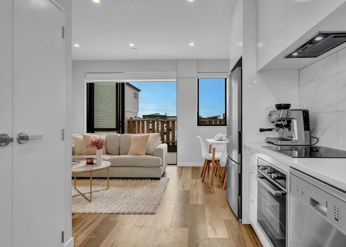  at 5/86 Fred Taylor Drive, Westgate, Waitakere City, Auckland