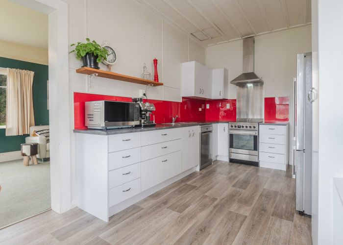  at 1865 Kimbolton Road, Kiwitea