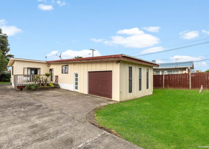  at 21 Hillcrest Avenue, Hillcrest, Auckland