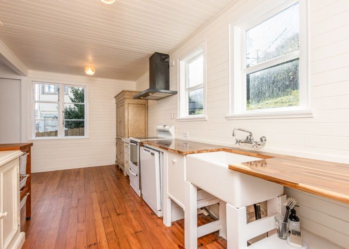  at 46 Townsend Road, Miramar, Wellington