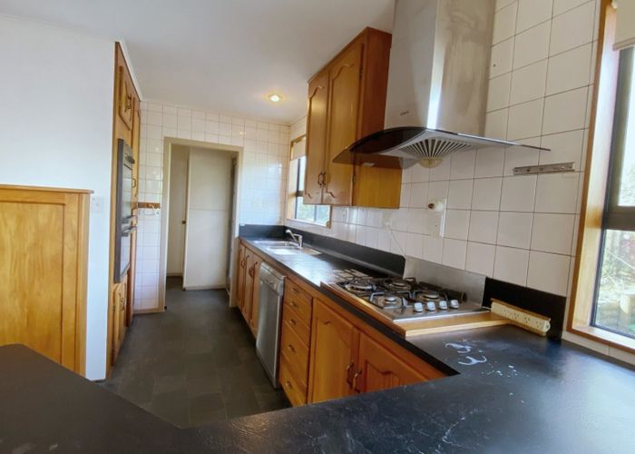  at 4 Alma Street, Te Atatu South, Waitakere City, Auckland