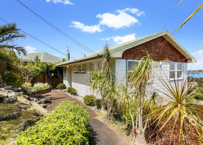  at 6 Viking Avenue, Hillsborough, Auckland