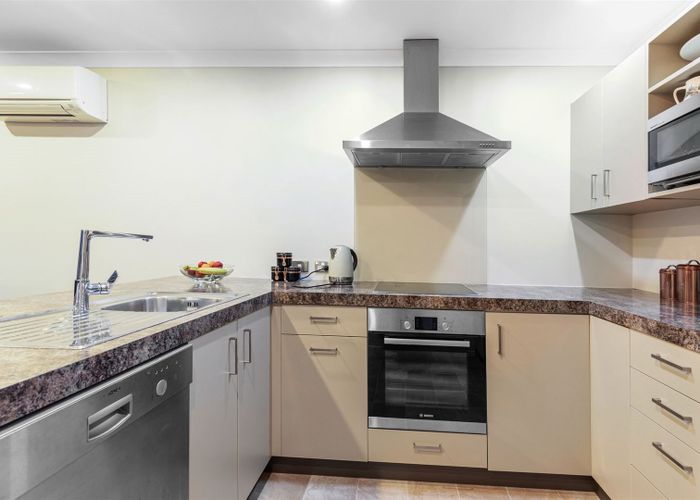  at 7 Sumner Terrace, Aotea, Porirua