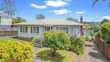  at 16 Abbotleigh Avenue, Te Atatu Peninsula, Auckland