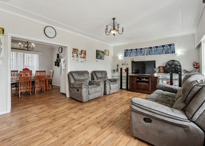  at 12 Alexander Avenue, Papatoetoe, Auckland