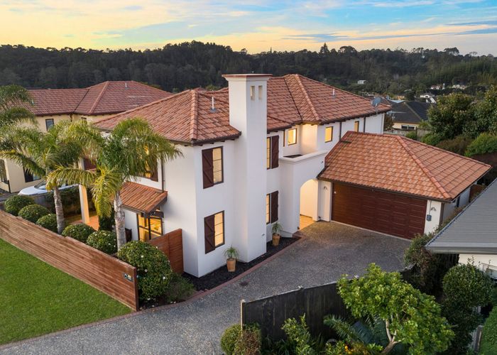  at 38 Huntington Park Drive, Greenhithe, Auckland