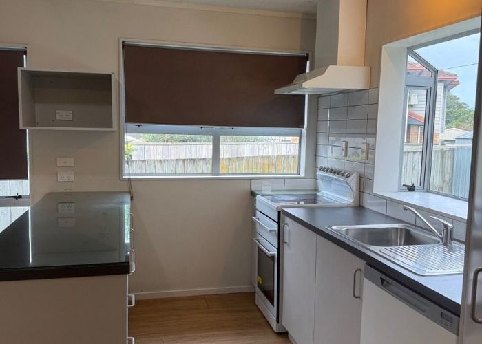  at 90 Commissariat Road, Mount Wellington, Auckland